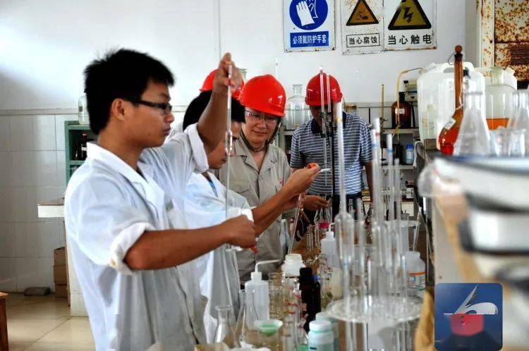 光榮！博白杰出人才榮獲全國勞動模范，推動新材料技術推廣服務獲國家領導人接見